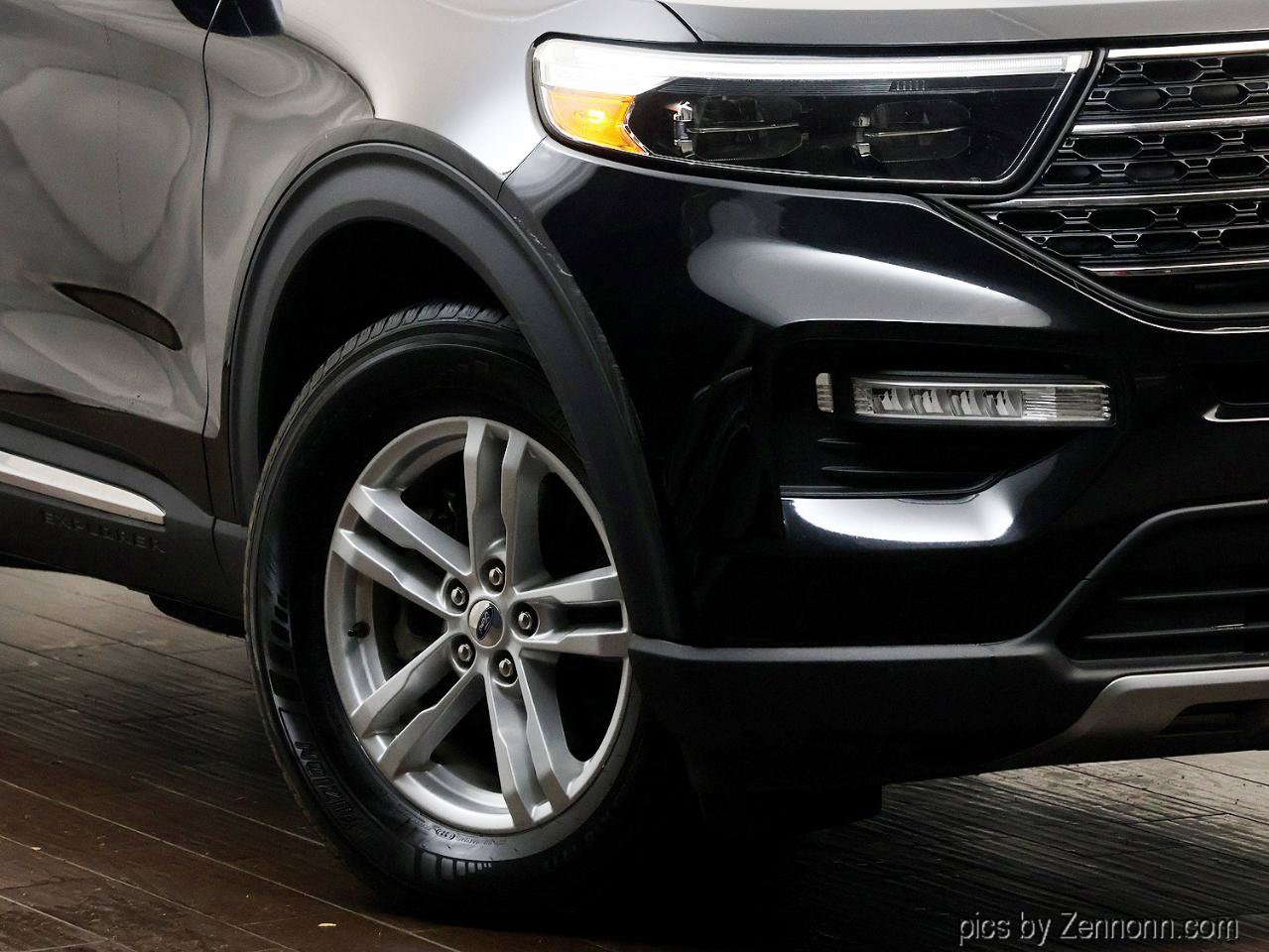 Used 2020 Ford Explorer XLT w/ Equipment Group 202A AWD/4WD image 3