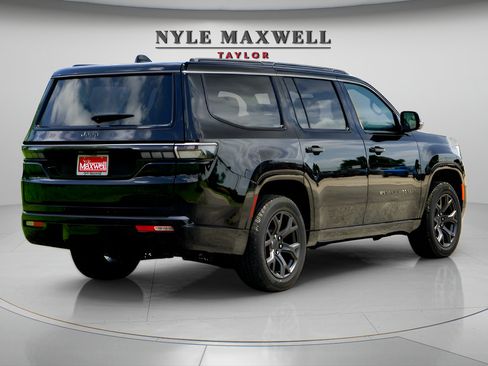 Used 2026 Jeep Grand Wagoneer Limited w/ Premium Group II AWD/4WD image 6