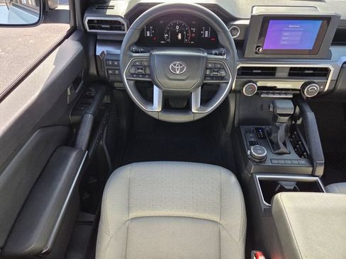 Used 2025 Toyota 4Runner SR5 AWD/4WD image 12
