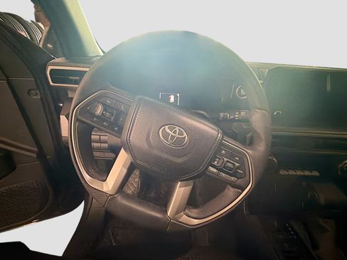 Used 2026 Toyota 4Runner SR5 AWD/4WD image 18