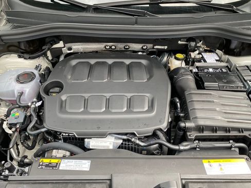 New 2026 Volkswagen Tiguan SE R-Line image 18