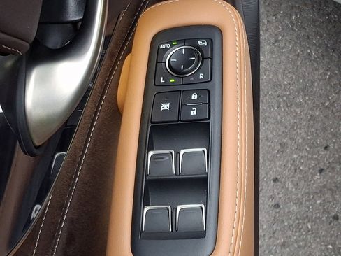 Used 2020 Lexus LS 500h AWD image 25