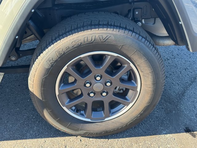 Certified 2023 Jeep Gladiator Overland AWD/4WD image 11