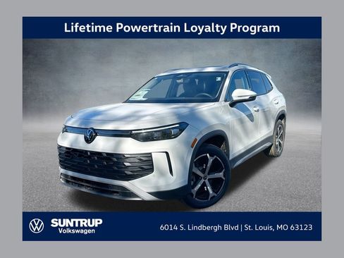 New 2025 Volkswagen Tiguan SE image 1