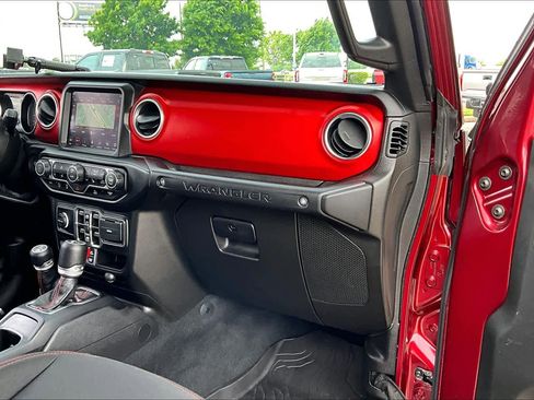 Used 2021 Jeep Wrangler Unlimited Rubicon w/ Xtreme Recon 35" Tire Package image 18