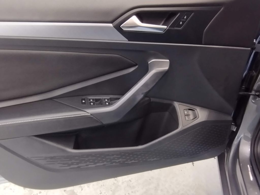 Certified 2023 Volkswagen Jetta SE w/ Panoramic Sunroof Package FWD image 19