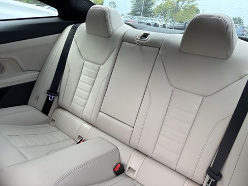 Used 2024 BMW 430i Coupe w/ M Sport Package RWD image 32