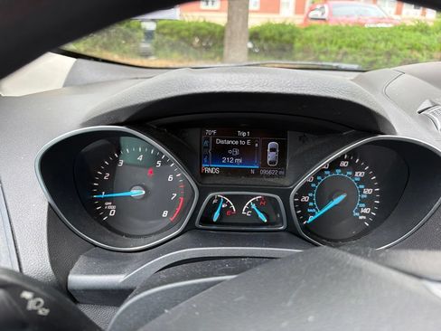 Used 2014 Ford Escape SE w/ Equipment Group 201A FWD image 5