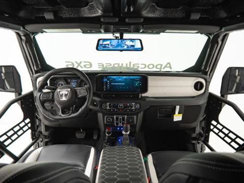 Used 2026 Jeep Gladiator Sport image 2