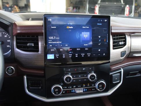 Used 2024 Ford Expedition Limited image 26