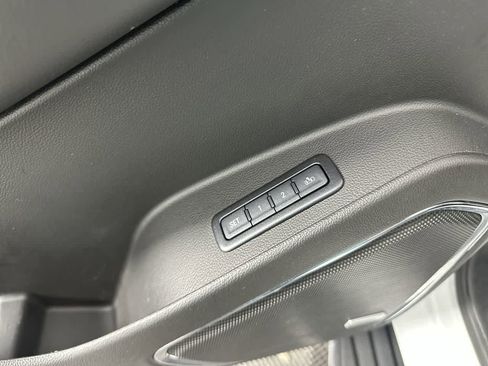 Used 2018 Chevrolet Suburban Premier RWD image 34
