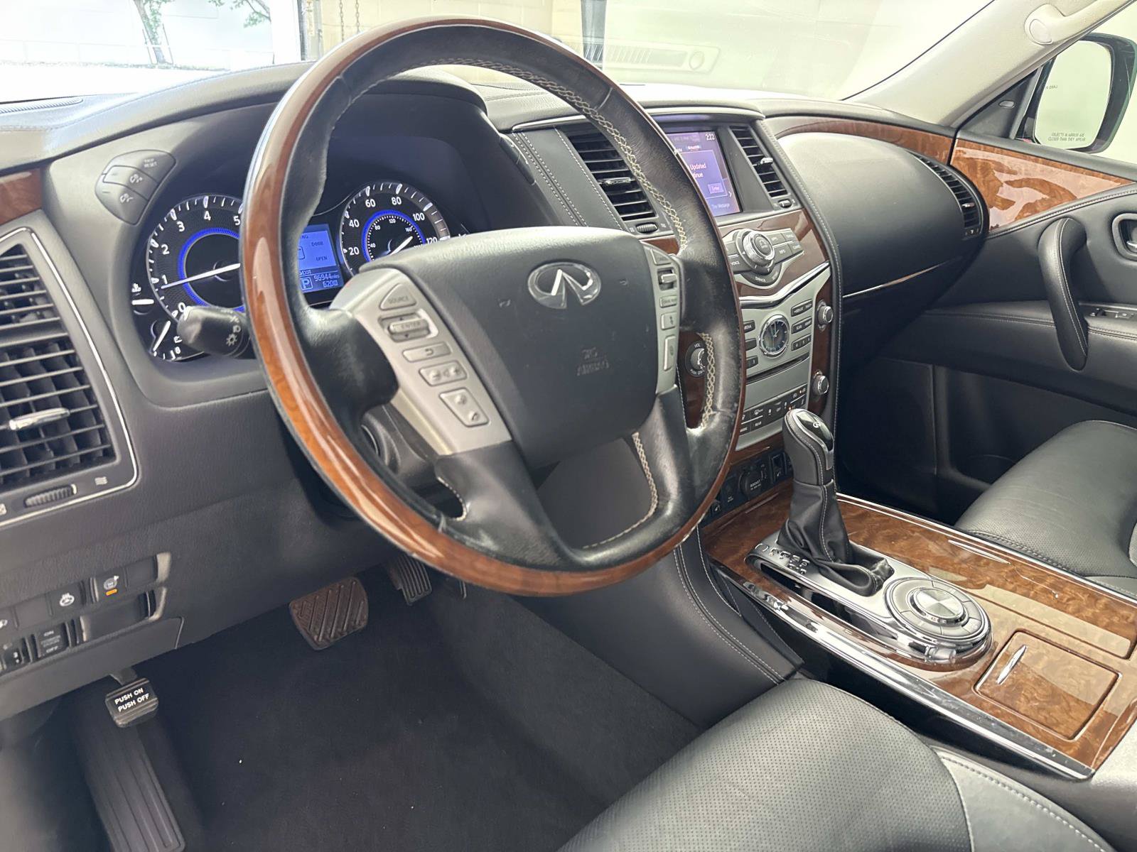 Used 2018 INFINITI QX80 2WD w/ Driver Assistance Package image 22