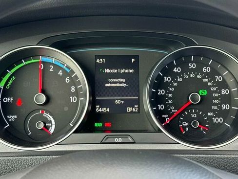 Used 2016 Volkswagen e-Golf SE w/ DC Fast Charging Package image 23