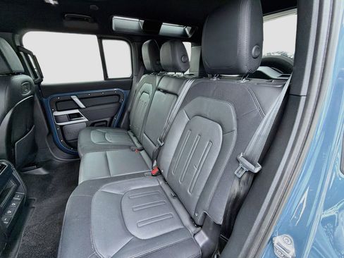 Used 2022 Land Rover Defender 110 X-Dynamic SE AWD/4WD image 19