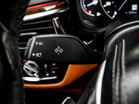 Used 2017 BMW 540i xDrive w/ Premium Package image 38