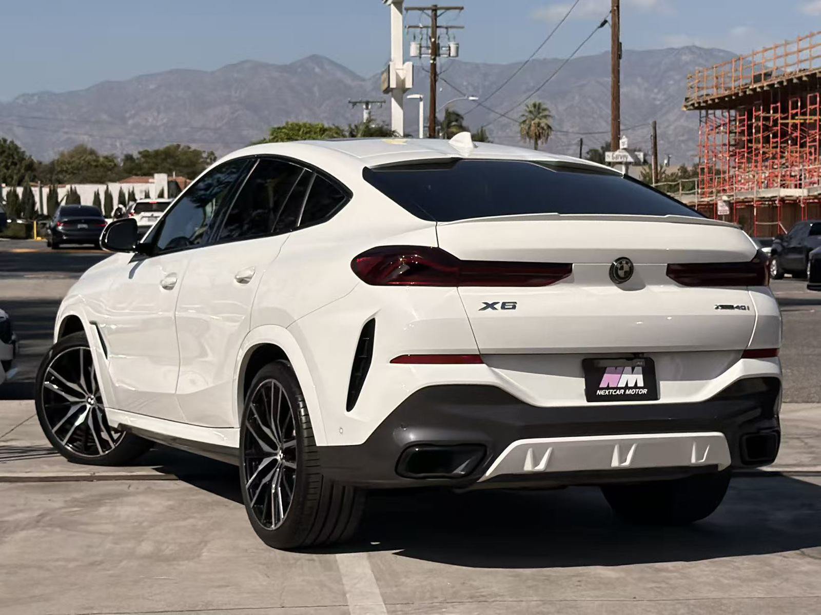 Used 2021 BMW X6 xDrive40i w/ Executive Package AWD/4WD image 5