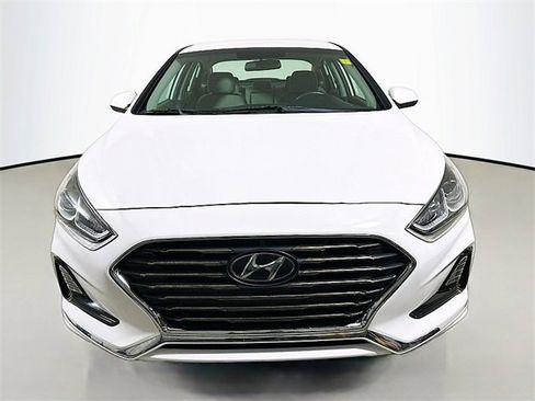 Used 2019 Hyundai Sonata SE image 2