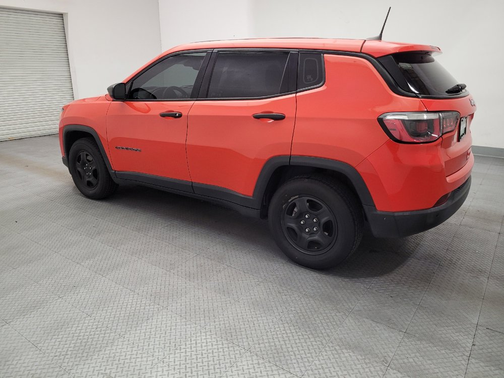 Used 2018 Jeep Compass Sport w/ Tech Group FWD image 3