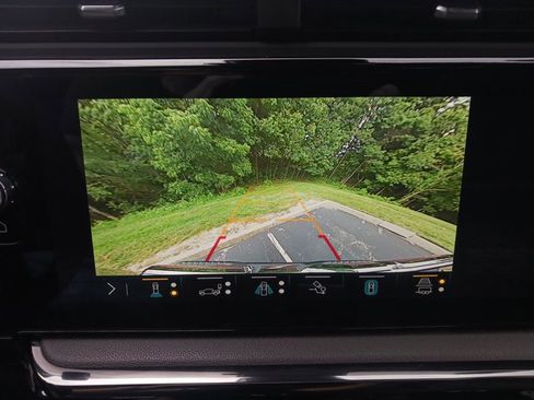 Used 2023 GMC Sierra 1500 AT4 w/ Technology Package image 21