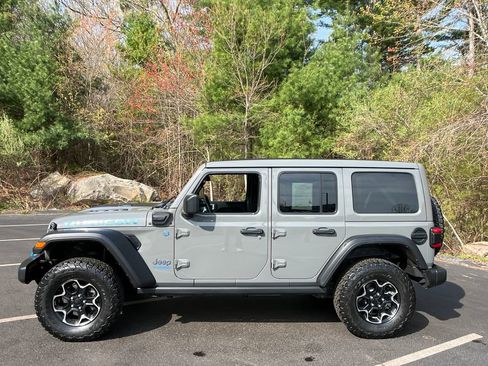 Used 2021 Jeep Wrangler Unlimited Rubicon 4xe w/ Cold Weather Group AWD/4WD image 2