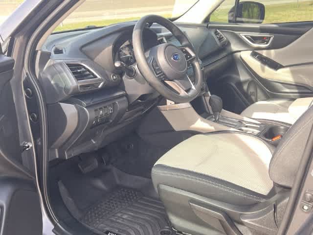 Used 2023 Subaru Forester AWD/4WD image 3