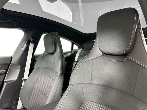 Certified 2025 Porsche Taycan 4S image 5