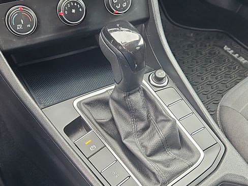 Certified 2022 Volkswagen Jetta S FWD image 17