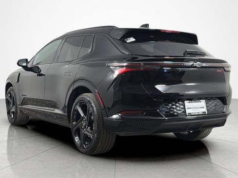 Used 2025 Chevrolet Equinox EV RS FWD image 3