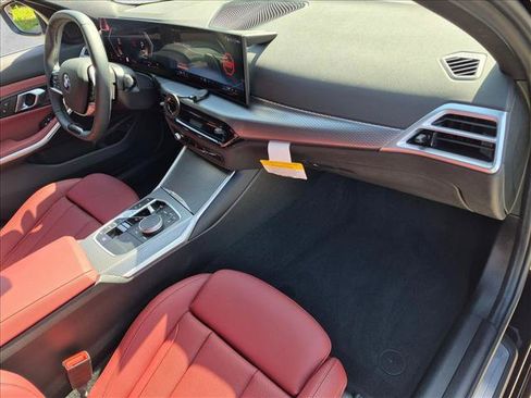Used 2025 BMW 330i Sedan w/ M Sport Package RWD image 21
