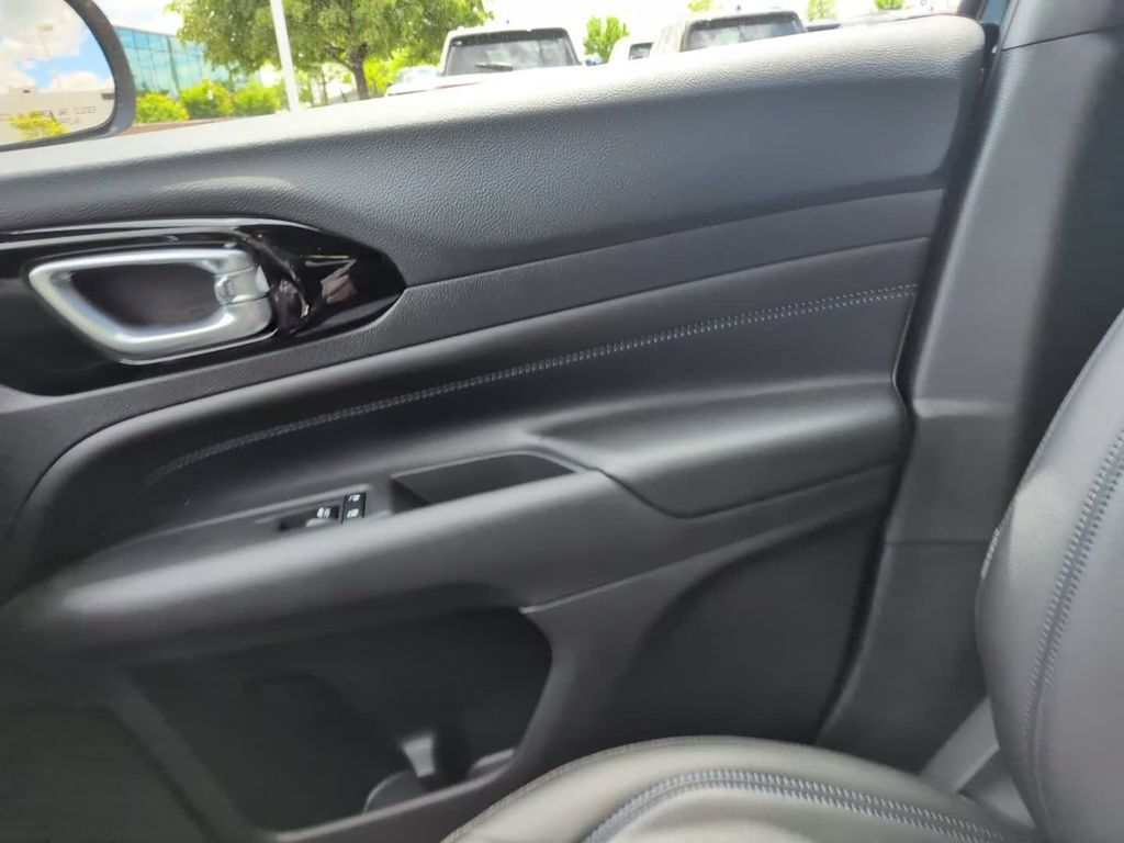 New 2026 Jeep Compass Latitude AWD/4WD image 17