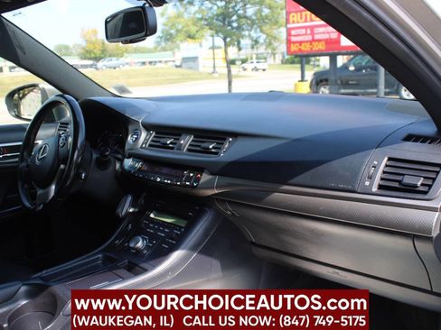 Used 2017 Lexus CT 200h image 15