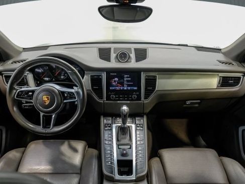 Used 2018 Porsche Macan Sport Edition AWD/4WD image 22