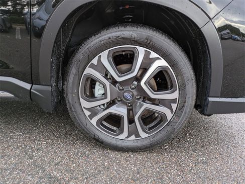 New 2025 Subaru Ascent Limited image 9