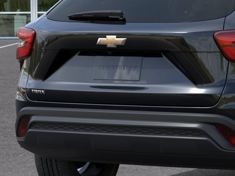 New 2026 Chevrolet Trax LS w/ LS Convenience Package FWD image 16