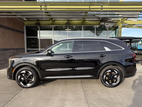 Used 2025 Kia Sorento EX image 7