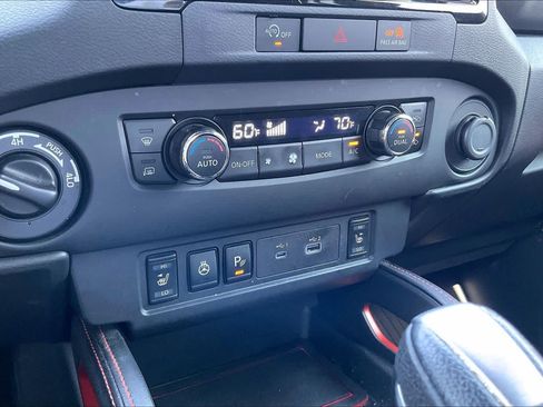 Used 2023 Nissan Frontier PRO-4X w/ Pro Convenience Package AWD/4WD image 33