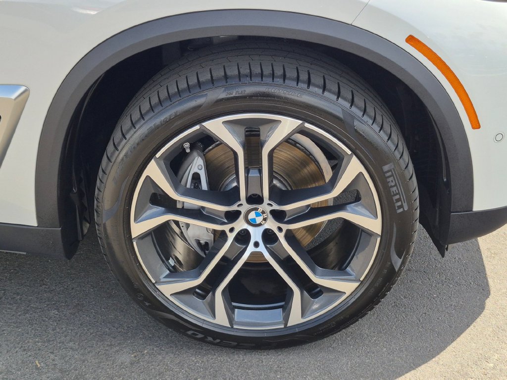 Used 2026 BMW X5 xDrive40i AWD/4WD image 30