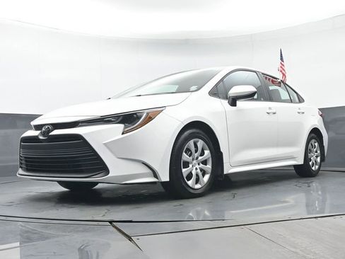 Certified 2024 Toyota Corolla LE image 28