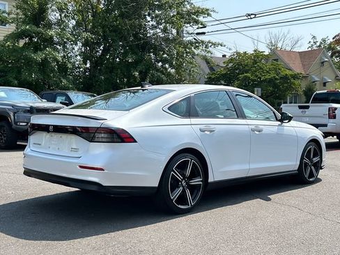 Used 2024 Honda Accord Sport image 2