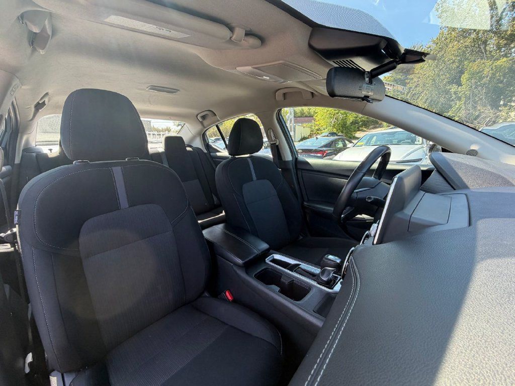Used 2024 Nissan Sentra SV FWD image 17