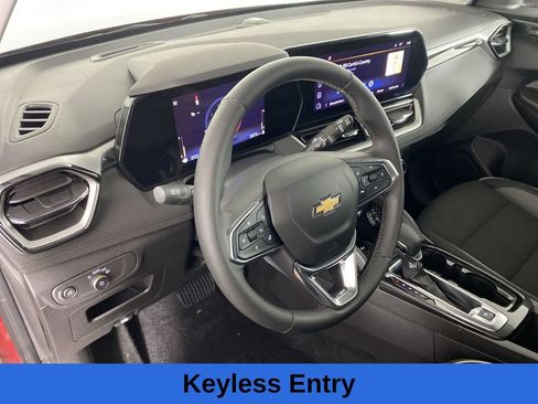 Used 2025 Chevrolet TrailBlazer LT w/ Convenience Package image 13