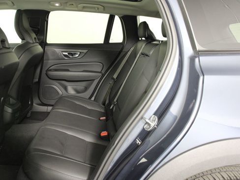 Certified 2025 Volvo V60 B5 Cross Country Plus image 32