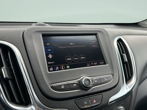 Used 2024 Chevrolet Equinox LT AWD/4WD image 15
