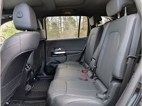 Used 2023 Mercedes-Benz EQB 300 4MATIC image 16