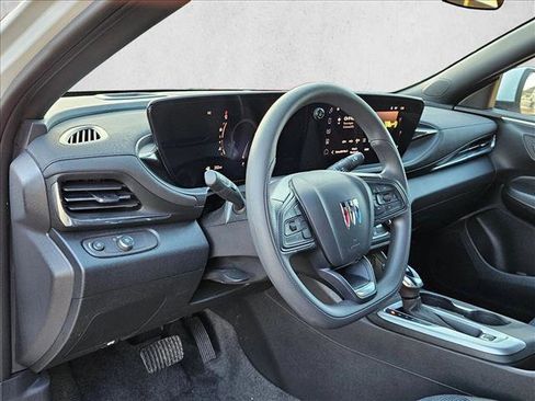 Used 2025 Buick Envista Preferred FWD image 9