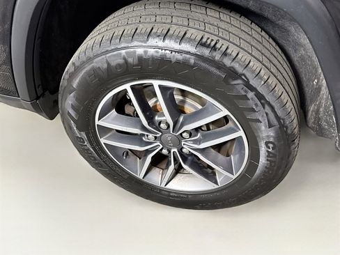 Used 2019 Jeep Grand Cherokee Limited AWD/4WD image 28