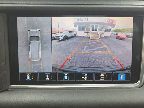 Used 2021 GMC Yukon Denali w/ Denali Premium Package AWD/4WD image 35