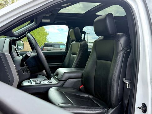 Certified 2020 Ford Expedition XLT w/ Equipment Group 202A AWD/4WD image 17