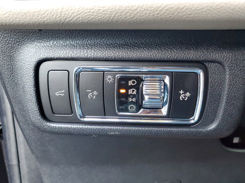 New 2026 Lincoln Corsair Premiere image 13