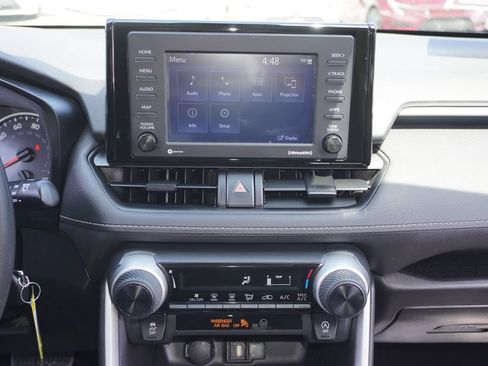 Certified 2022 Toyota RAV4 LE w/ Carpet Mat Package (TMS) AWD/4WD image 17
